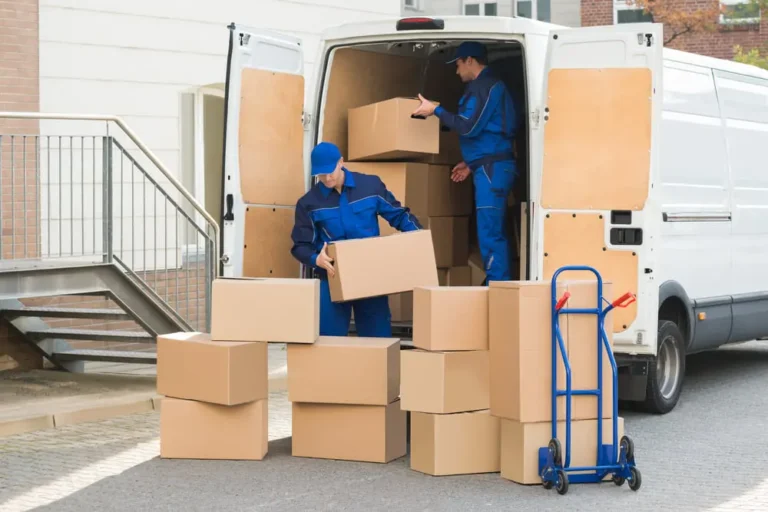 Why Hiring a Professional Moving Company Chicago Can Save You Time and Money